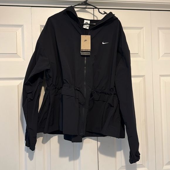 Nike jacket - Picture 1 of 3